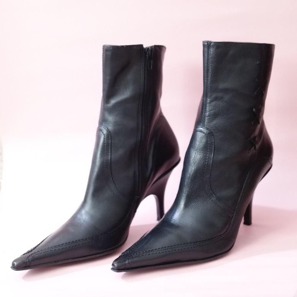 Bakers Black Leather Wedge Heel Booties size 7.5